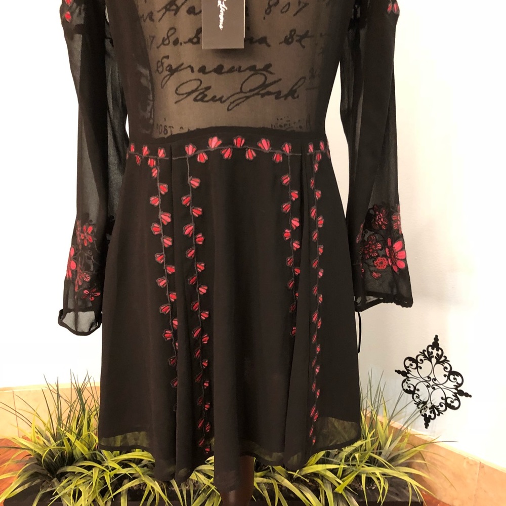 NWT For Love and Lemons Embroidered Dress Size M - Picture 7 of 8